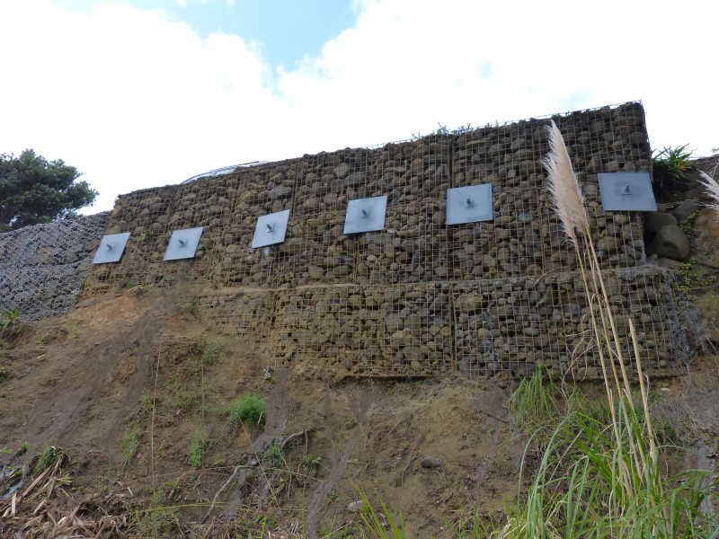 retaining wall gabion-retaining-wall-1-1
